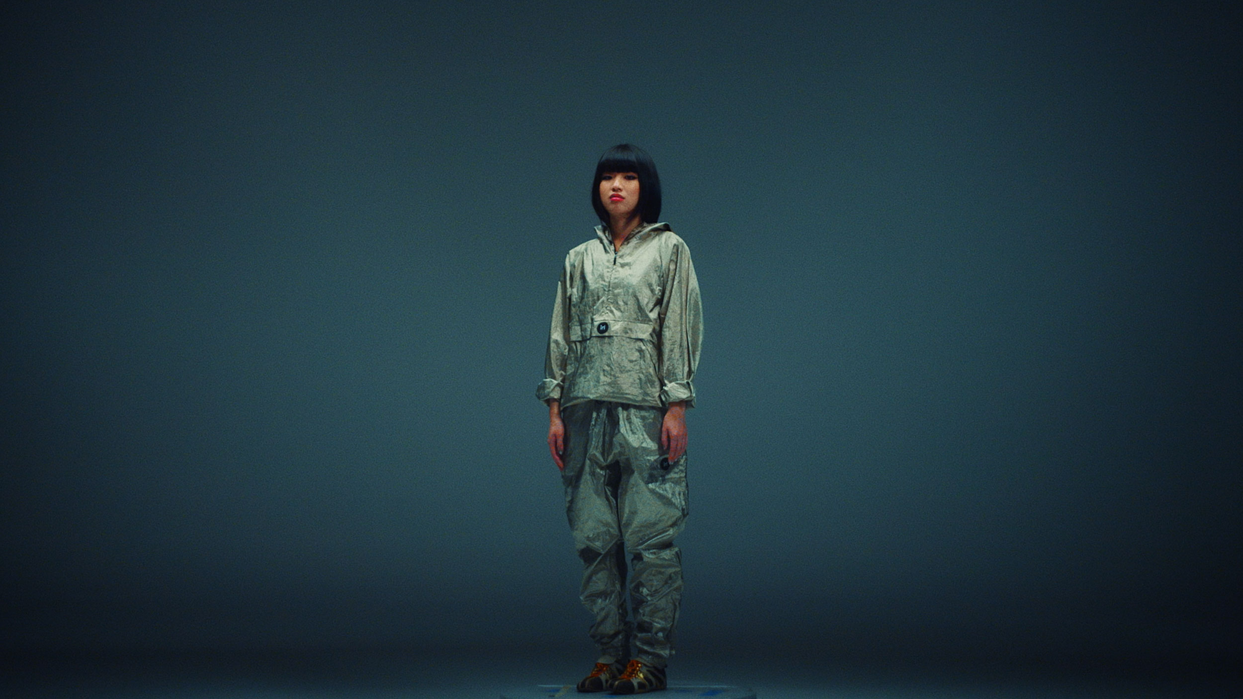 Tracksuit — solo standing